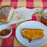 Pane e marmellata � Un classico intramontabile era poi il pane con la marmellata, preparato per� con confetture non industriali che mamme e nonne preparavano in casa utilizzando la frutta di stagione